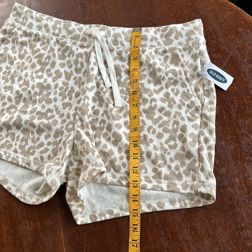 NWT Old Navy Drawstring Leopard Spots Shorts Size Large - Picture 5 of 7